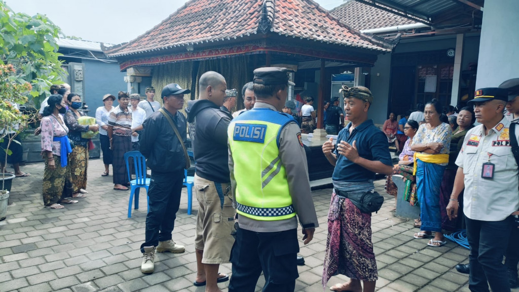 Tim Perjaka Kecamatan Kuta Selatan Hadir Di Keluarga Yang Kena Musibah