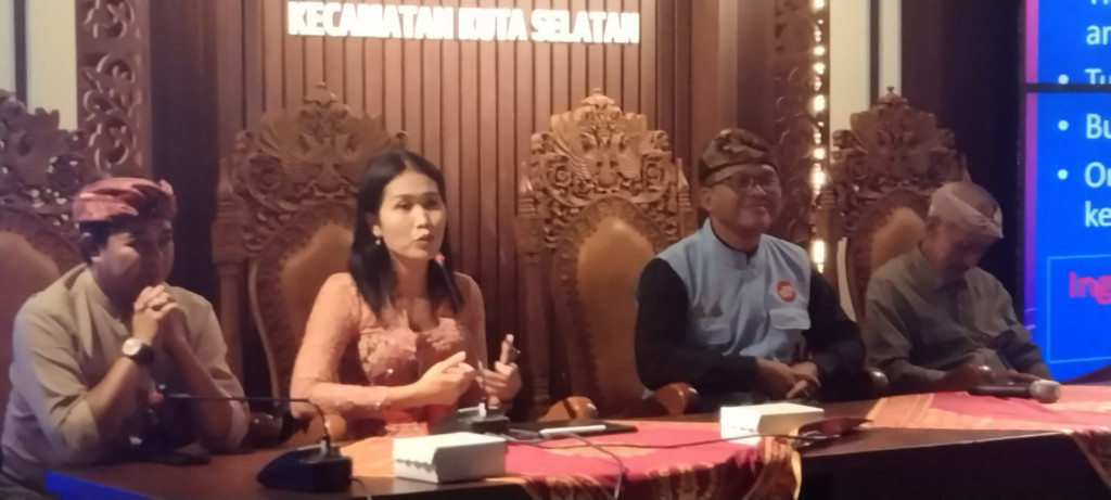 UKRAF merupakan ajang bagi pelaku UMKM untuk memasarkan produknya sehingga perlu disiapkan SDM yang unggul dalam tata kelola pengelolaan UMKM dan pada hari ini dilaksanakan pembinaan UMKM se Kecamatan Kuta Selatan dari Dinas Koperasi UMKM dan Dinas Penana